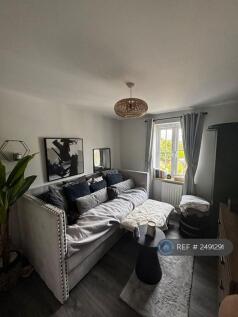 1st Floor Bedroom (Bed 4)