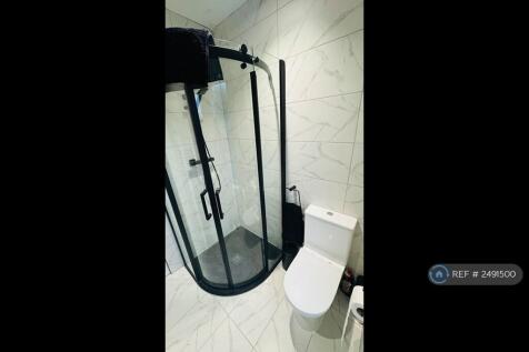Shared 1st Floor Shower Room