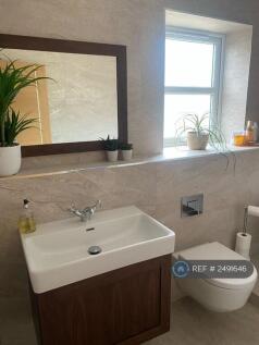 Main Bathroom 2