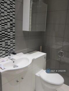 Bathroom - Pic 1