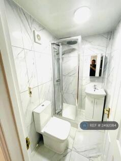 Bathroom Pic 1