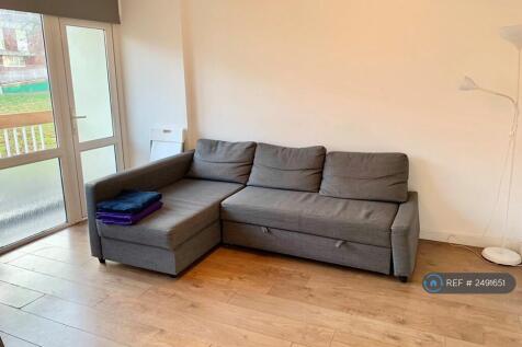 Lounge Pic 2