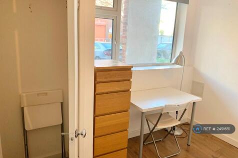 Bedroom 4 Pic 2