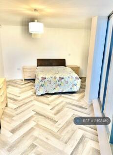 Bedroom With En-Suite (1)