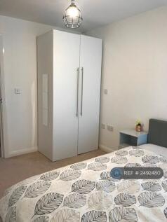 Second Bedroom (2)