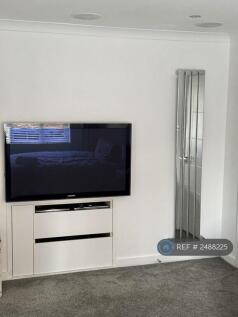 (Bedroom 1) 46in Lcd Tv, Dvd, Sky Box, Amp.