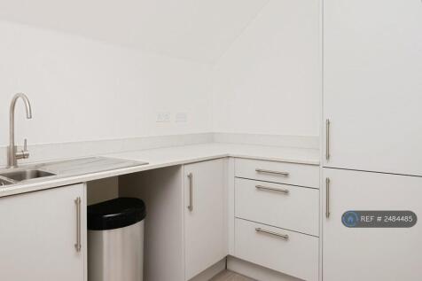 Kitchen (Right Hand Side)