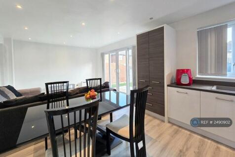 Kitchen, Dining &amp; Family Area