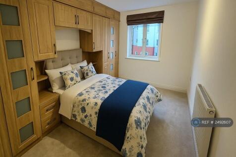 Master Bedroom With Stylish En Suite Shower Room