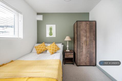 Room 1 - £750pcm -Available Now