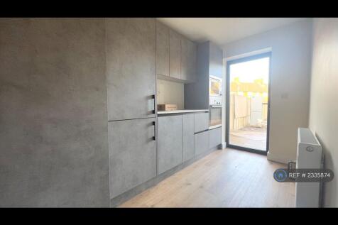Studio 2 Separate Kitchen 