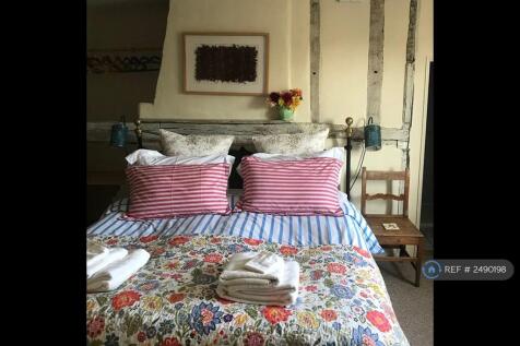 1st Bedroom - Superking - En Suite Shower Room, Wc