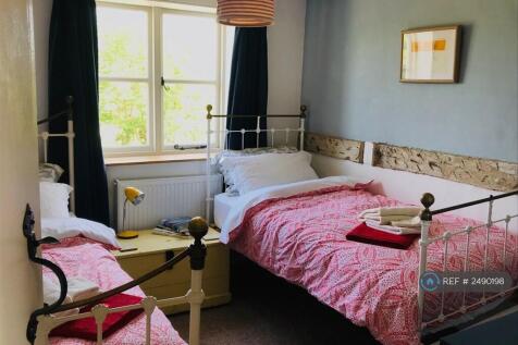 2nd Bedroom - Twin