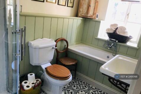 Family Bathroom - Bath &amp; Shower. Downstairs.