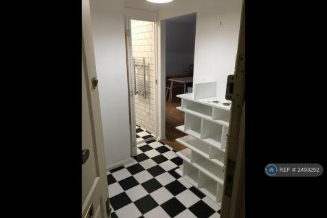 Newly Refurbished Modern Bathroom Area