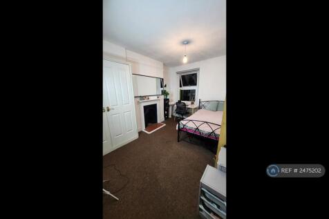 Single Room With Several Nice Features