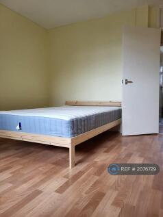 Bedroom 1 ( Large Double)