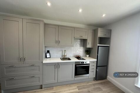 Room 10: Kitchen 