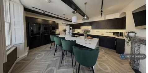 Communal Kitchen 