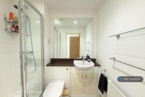 En Suite To 1st Bedroom