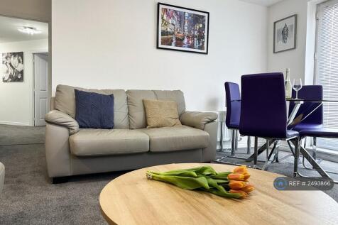 Lounge / Dining