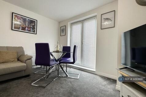 Lounge / Dining