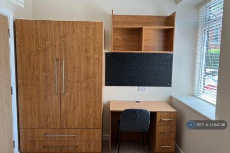 Bedroom Storage And Study Space