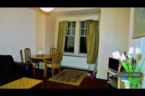 Lounge With Bay Window
