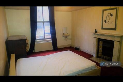Large Bedroom Inc Fireplace
