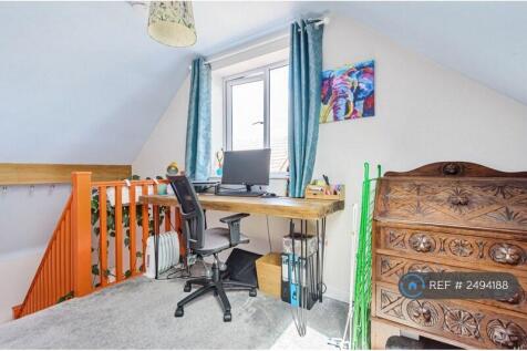 Landing/Office Space