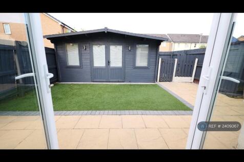 Rear Garden &amp; Summer House