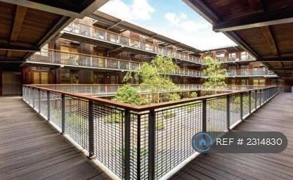 Interior Courtyard, Gated Complex