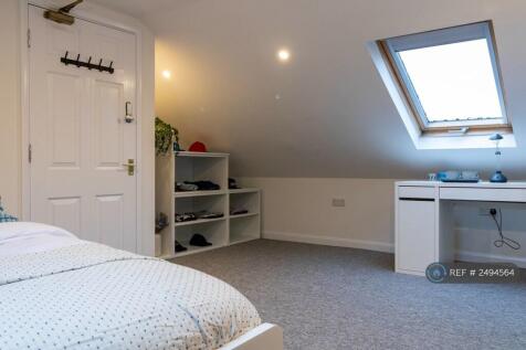 Bedroom 6- Window Overlooking The Park