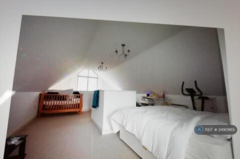 Upstairs Bedroom 3 With En-Suite Shower Room