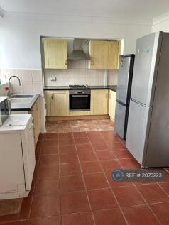 Kitchen Pic 1