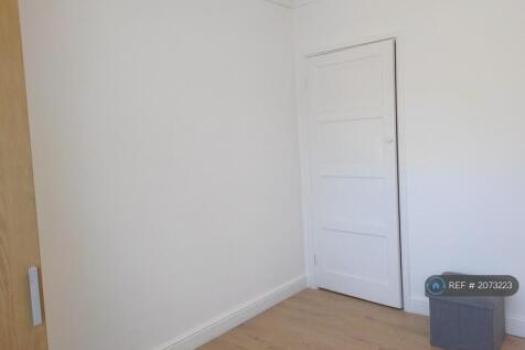 Bedroom 1 Pic 2