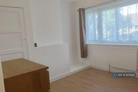 Bedroom 2 Pic 1