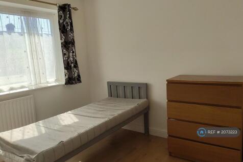 Bedroom 3 Pic 1