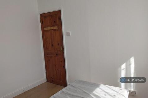 Bedroom 3 Pic 3