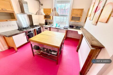 Kitchen With Lots Of Storage And Fully Fitted Out 
