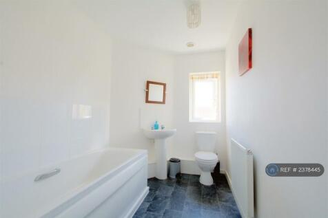 Family Bathroom Now With Additional Shower