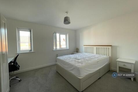 Ensuite Master Bedroom