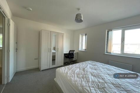Ensuite Master Bedroom
