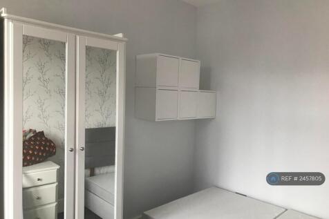 Bedroom Pic With Wardrobes