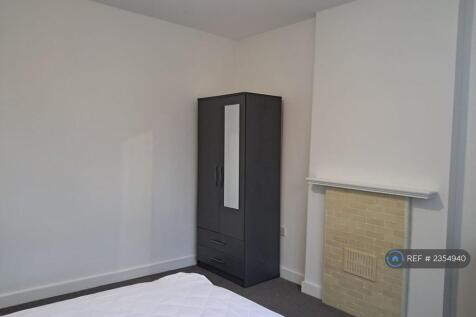 Upstairs Back Bedroom