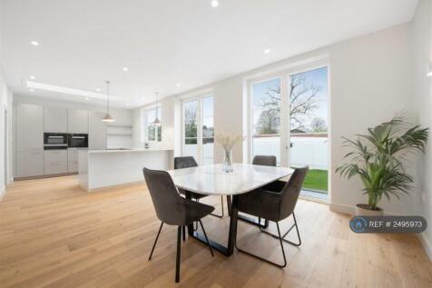 Breakfast/Dining Area