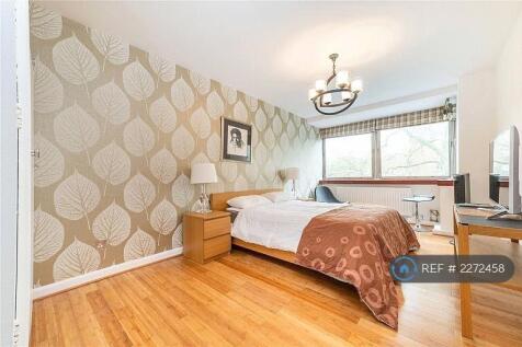 Large Bedroom Facing The Park