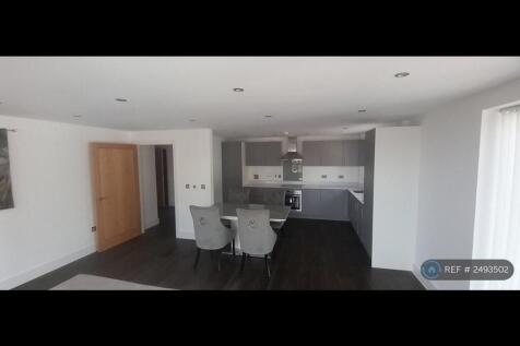 Kitchen/ Dining 