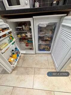 Kitchen Fridge/ Freezer