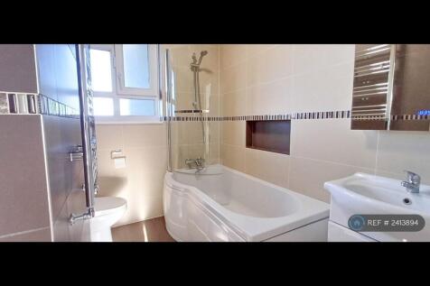 Bathroom 1 (Ensuite)